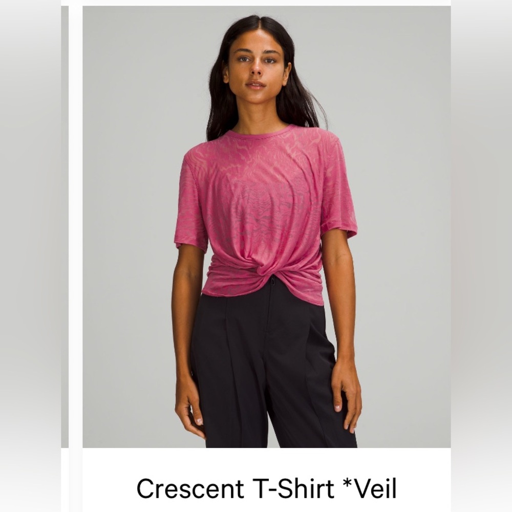 Lululemon Cresent T-shirt veil